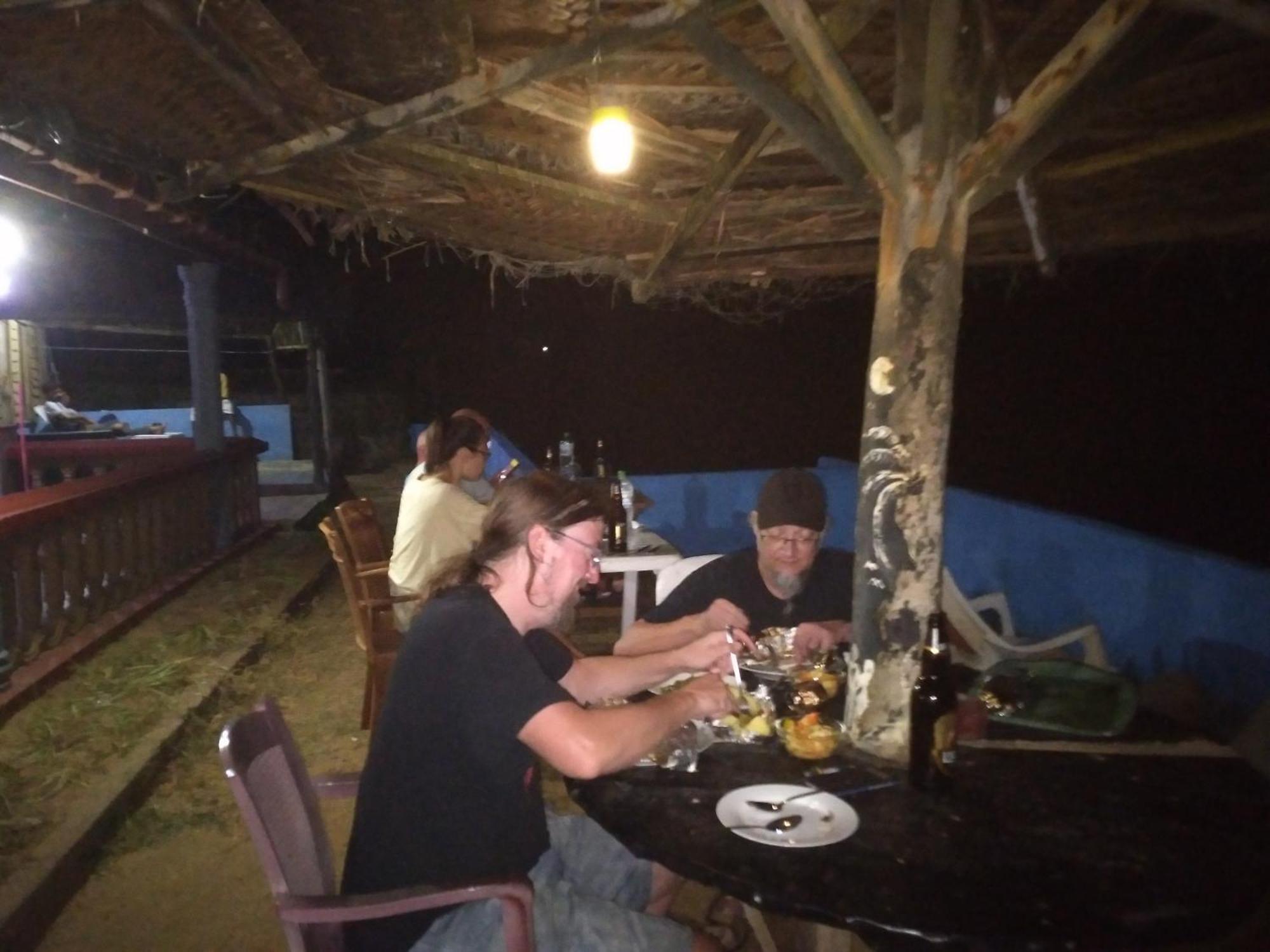 Happy Beach Safari Retreat Hambantota Buitenkant foto